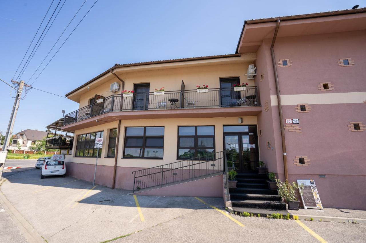 Penzion Toscana Nitra Ngoại thất bức ảnh