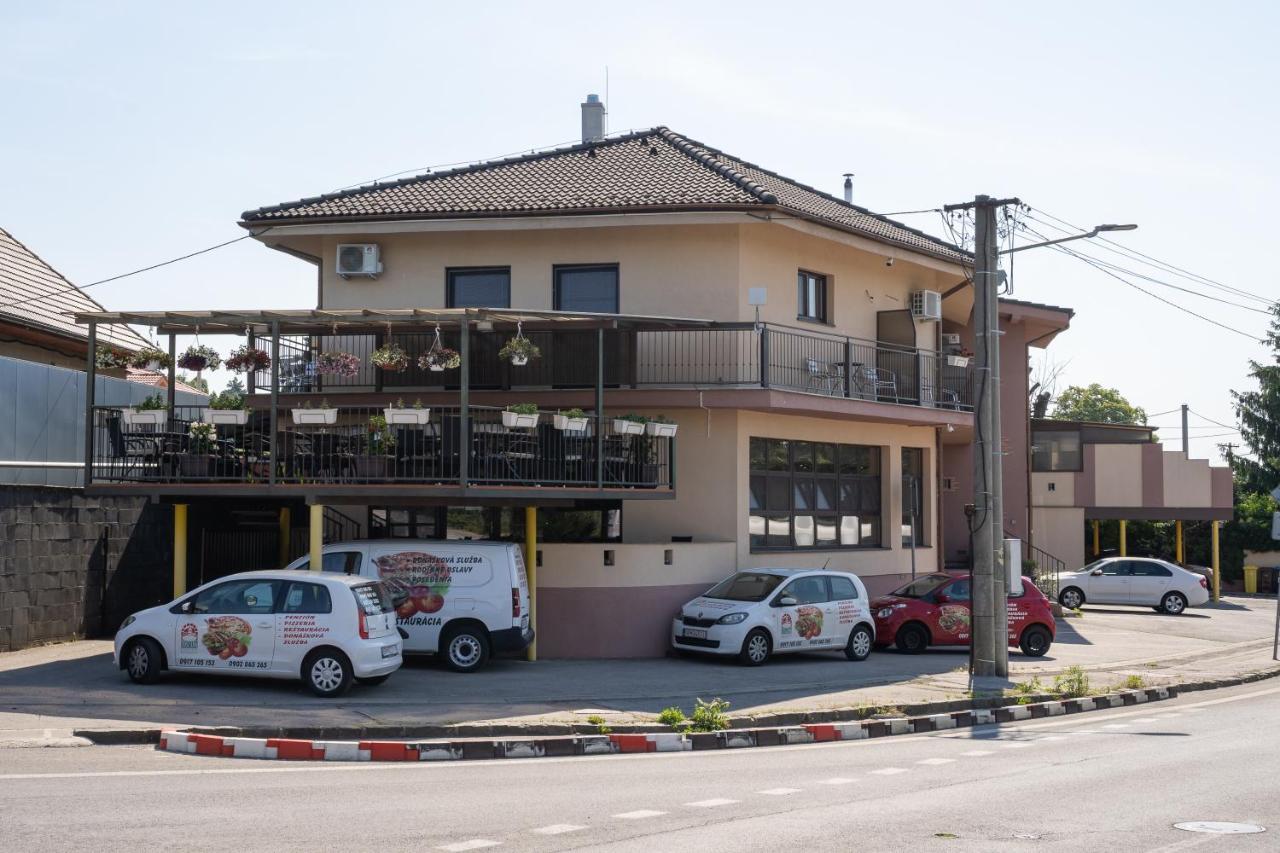 Penzion Toscana Nitra Ngoại thất bức ảnh