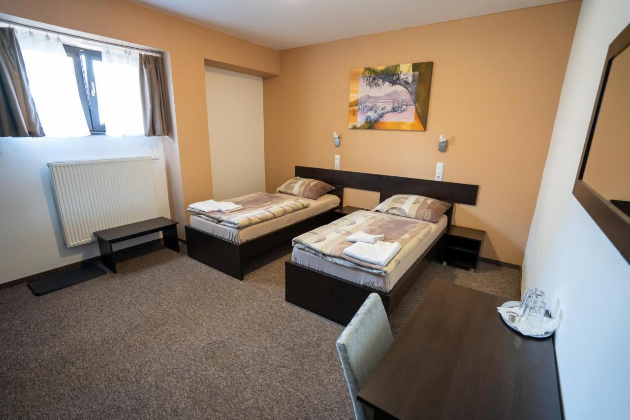 Penzion Toscana Nitra Ngoại thất bức ảnh